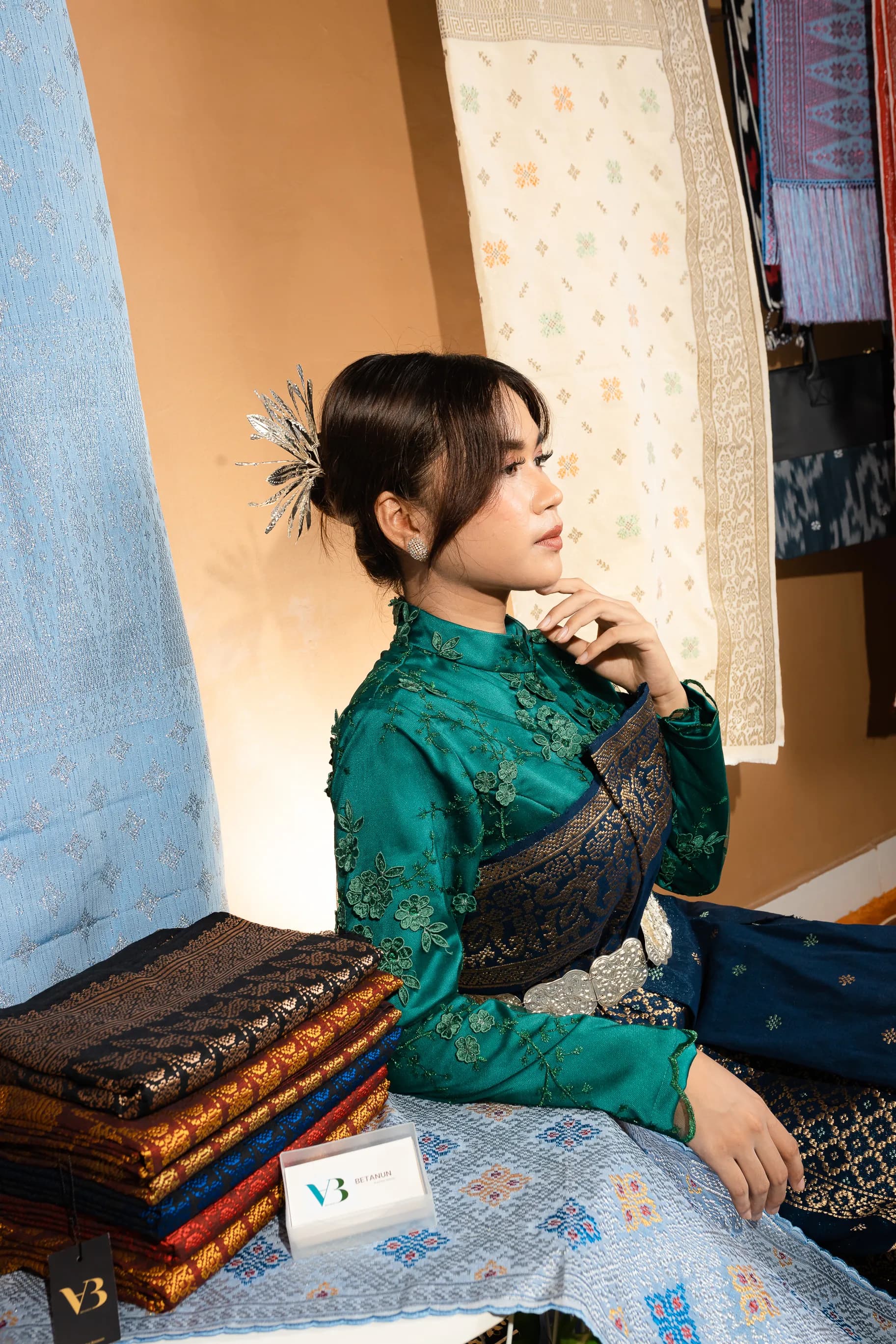 Perajin tenun